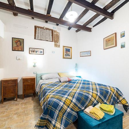 Radici Etrusche Sutri Hotel Bagian luar foto
