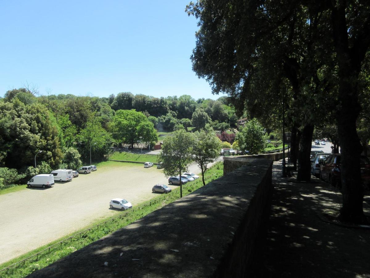 Radici Etrusche Sutri Hotel Bagian luar foto