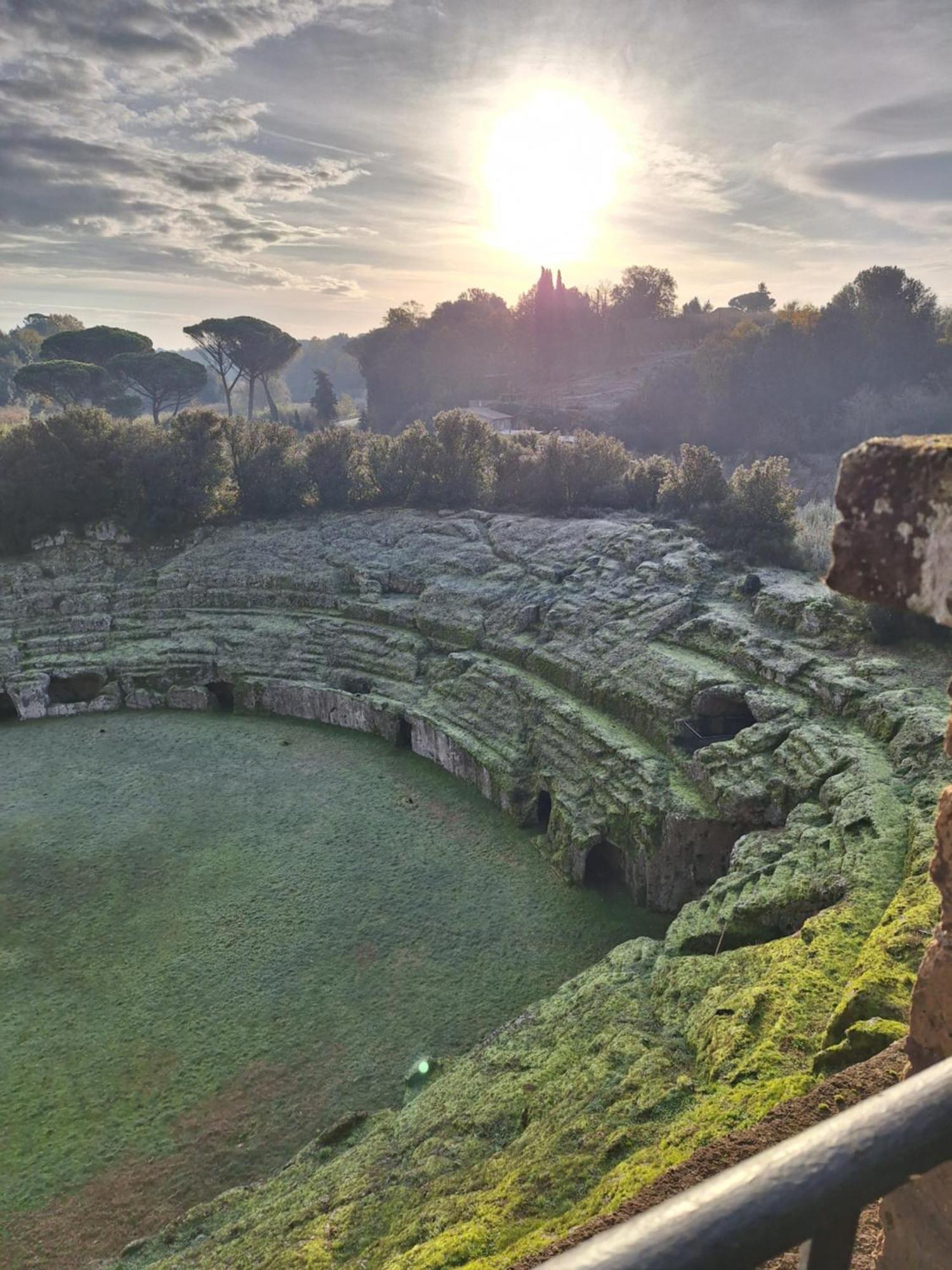 Radici Etrusche Sutri Hotel Bagian luar foto