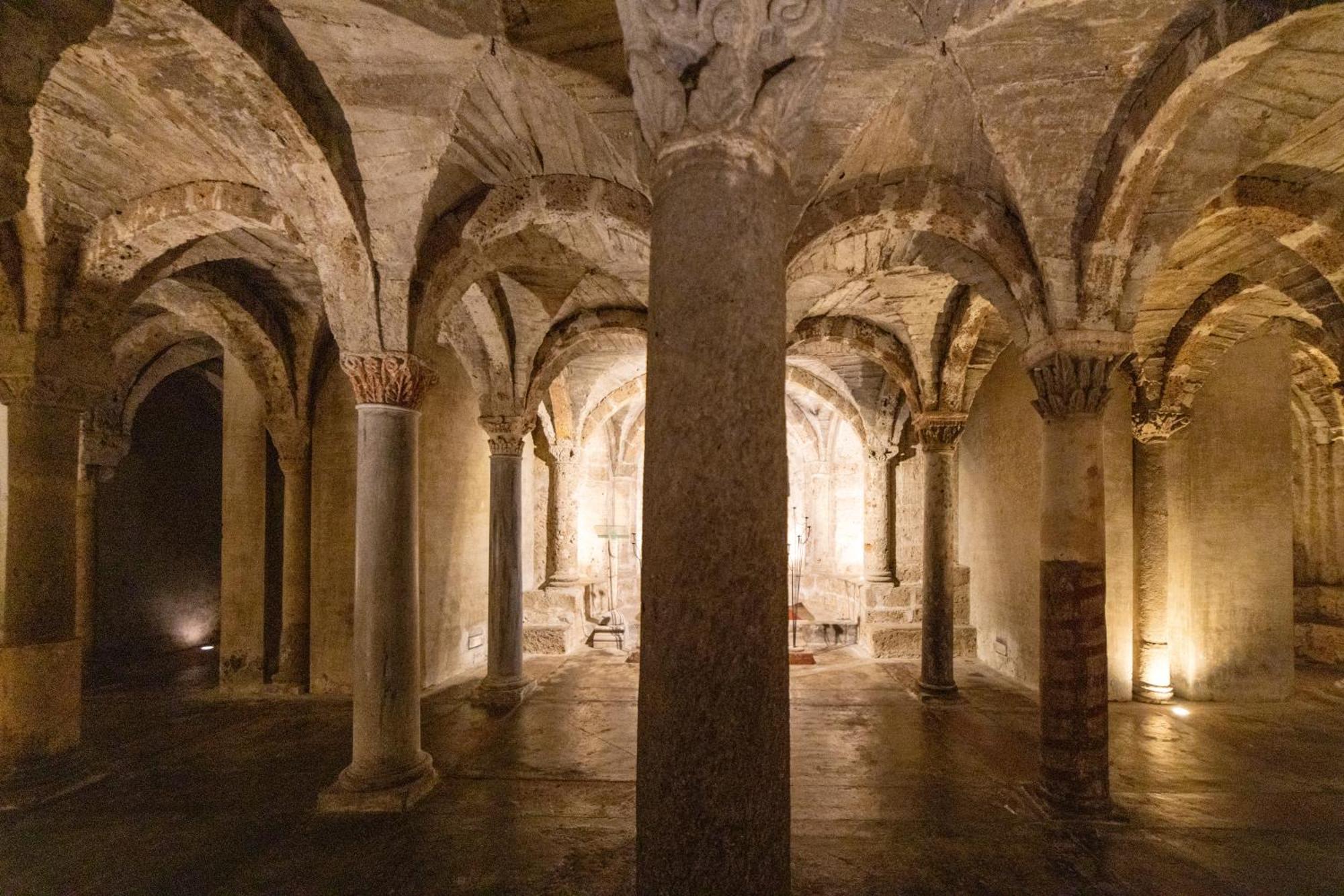 Radici Etrusche Sutri Hotel Bagian luar foto
